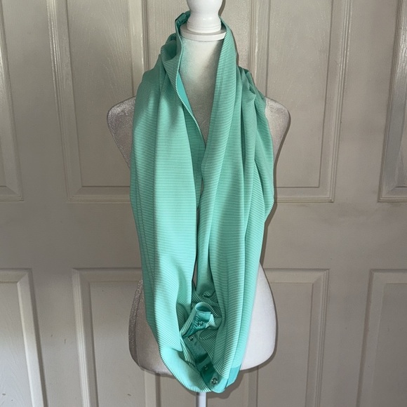 Lululemon Green Striped Vinyasa Scarf - Picture 7 of 9
